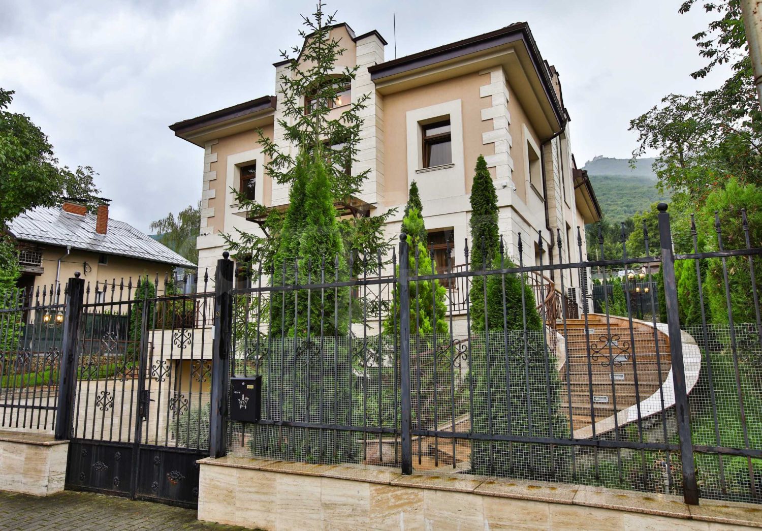 Hillside House in Boyana